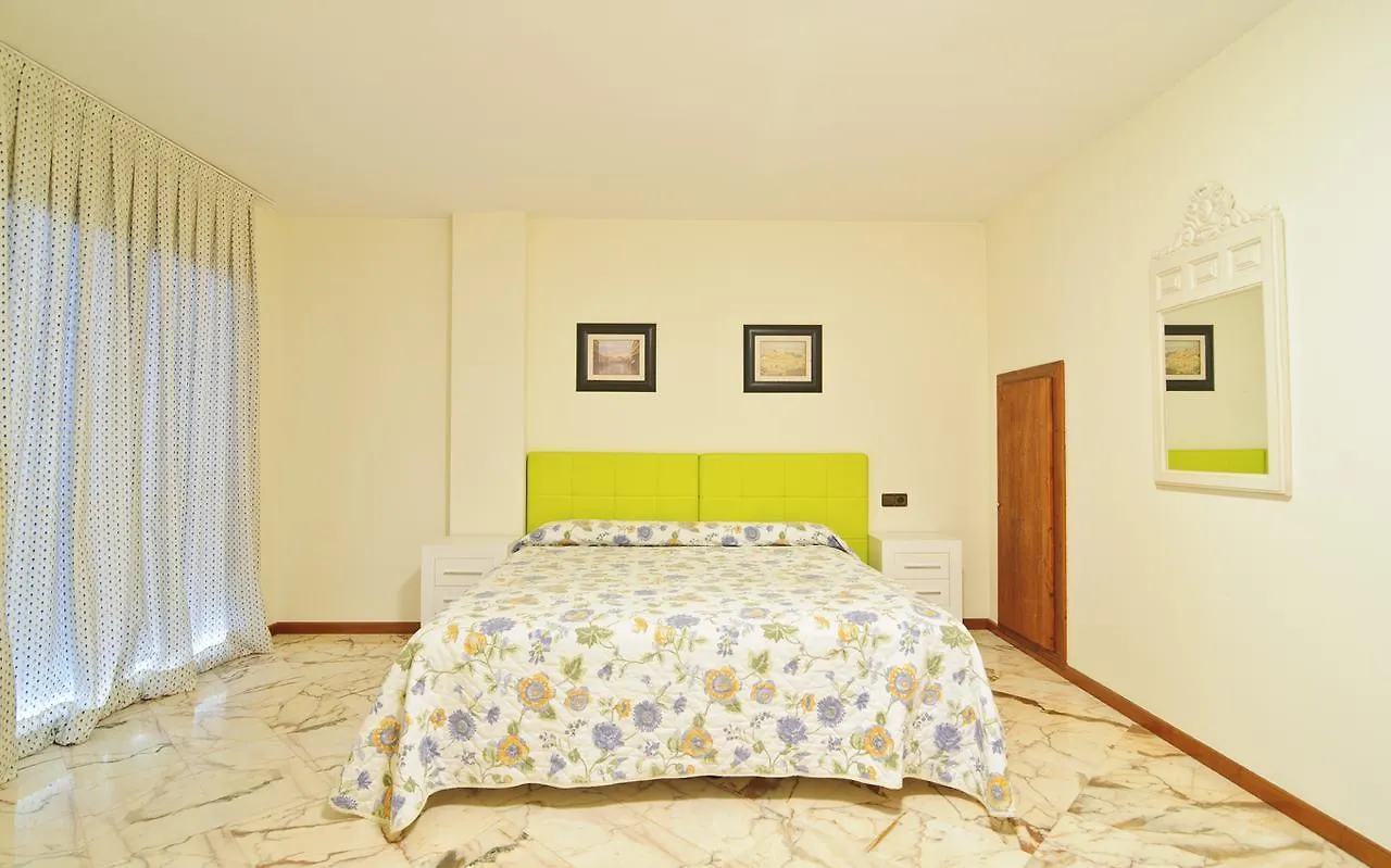 公寓 Apartamentos Puigsapera 圣安东尼奥·德·卡隆
